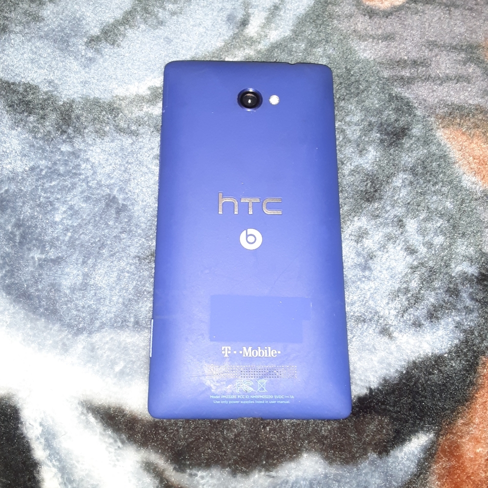 HTC windows 8x smartphone